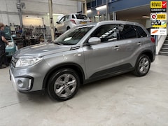 Suzuki Vitara - 1.6 Exclusive Navigatie | Afn. trekhaak | Camera | All season banden | NAP | Rijklaar prij