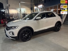 Volkswagen T-Roc - 1.5 TSI Style | Apple carplay / Android auto | Half leder - alcantara | PDC V+A |NAP | Rij
