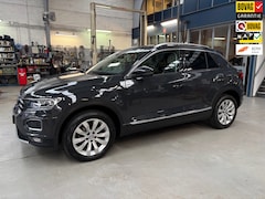 Volkswagen T-Roc - 1.5 TSI Sport | Apple carplay / Android auto | Afn Trekhaak | Camera | Leder | Stoelverw.