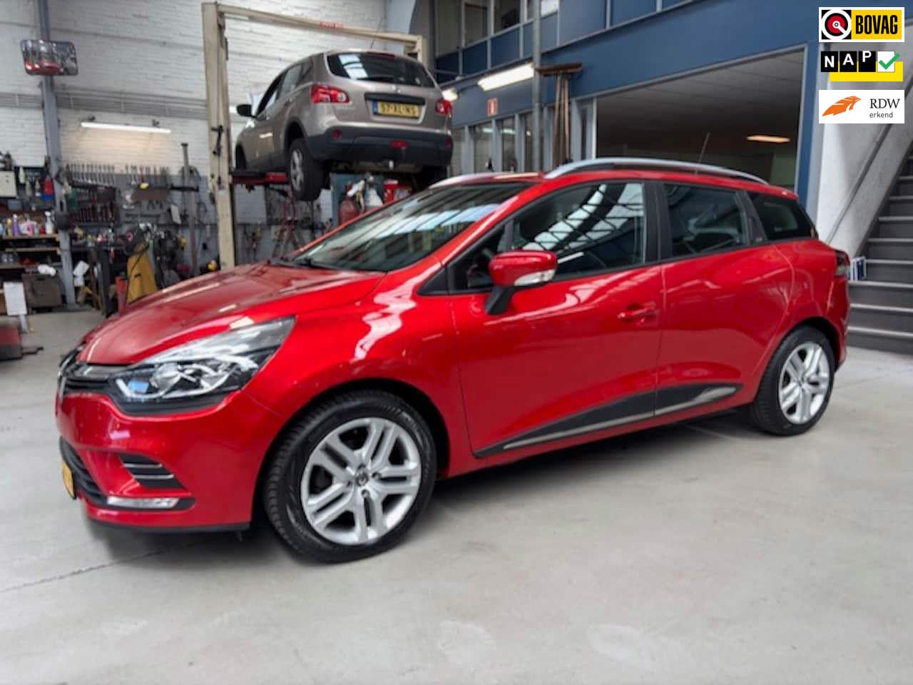 Renault Clio Estate - 0.9 TCe Zen | Navigatie | Cruise control | All season banden | NAP | Rijklaar prijs - AutoWereld.nl