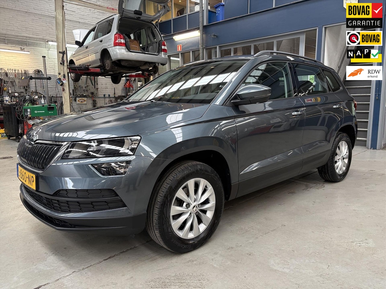 Skoda Karoq - 1.0 TSI Business Edition| Apple carplay / Android auto | Navigatie | Cruise control | NAP - AutoWereld.nl
