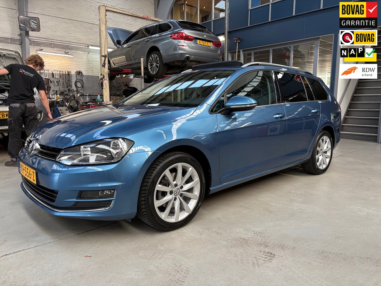 Volkswagen Golf Variant - 1.2 TSI Highline | Navigatie | Camera | Alcantara bekleding | All season banden | NAP | Ri - AutoWereld.nl