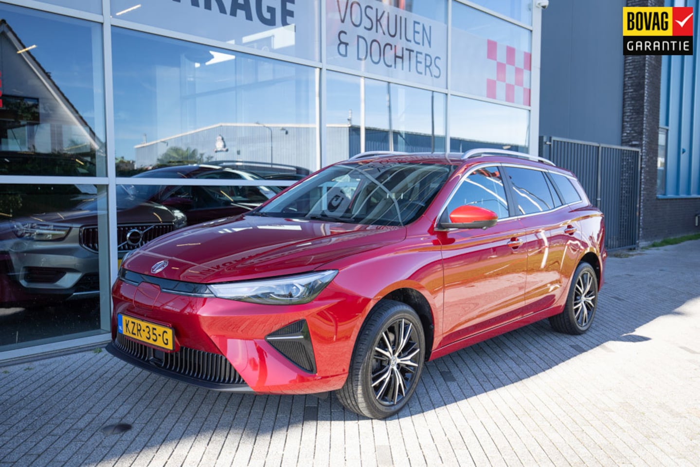 MG MG5 Electric - Long Range Luxury 61 kWh Red - AutoWereld.nl