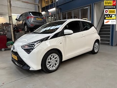 Toyota Aygo - 1.0 VVT-i x-play | Apple carplay / Android auto | Camera | Airco | NAP | Rijklaar prijs