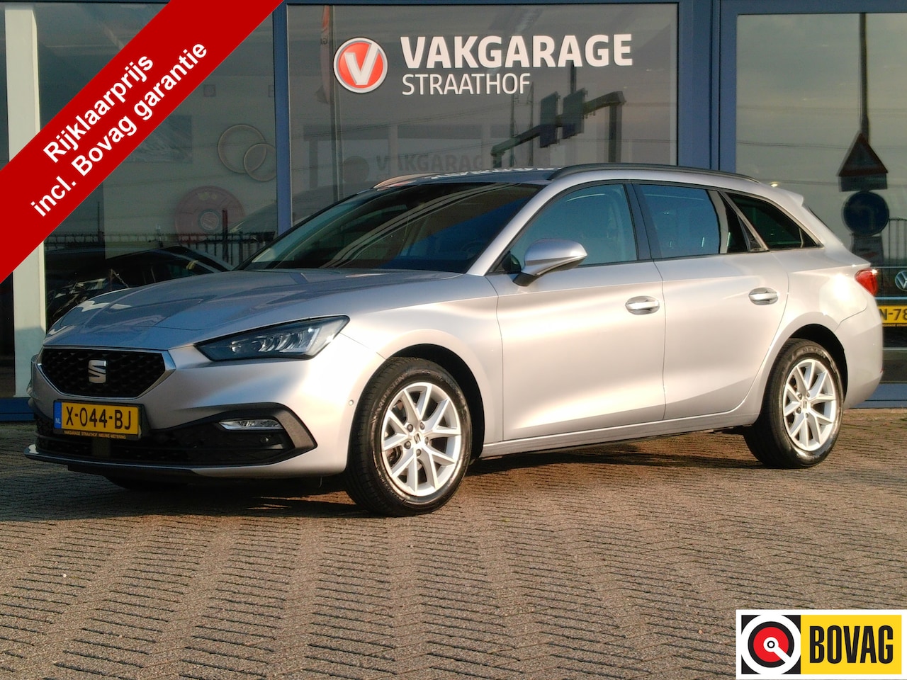 SEAT Leon Sportstourer - 1.0 TSI Style Business Intense 1.0 TSI Style Business Intense, Carplay + Android Auto / Camera + Sensoren / Virtual Cockp - AutoWereld.nl