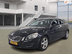 Volvo V60 - 1.6 T3 Momentum/NweAPK/STARTSTOP/CRUISE/NAVI/CLIMA/TREKHAAK