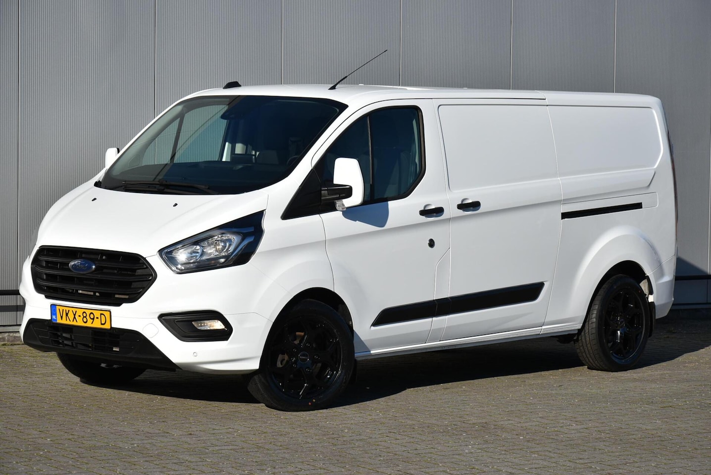 Ford Transit Custom - 2.0 TDCI L2H1 Airco Camera 2x Schuifdeur - AutoWereld.nl