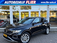 Volkswagen T-Roc - 1.0 116PK TSI Life Edition | Adaptive | PDC | Stoel VW |