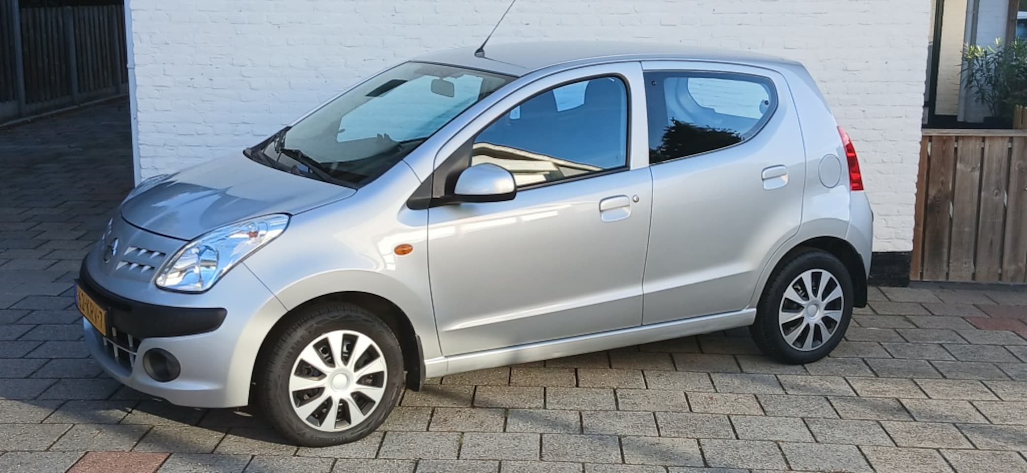 Nissan Pixo - 1.0 50KW 5D airco 33000 km - AutoWereld.nl