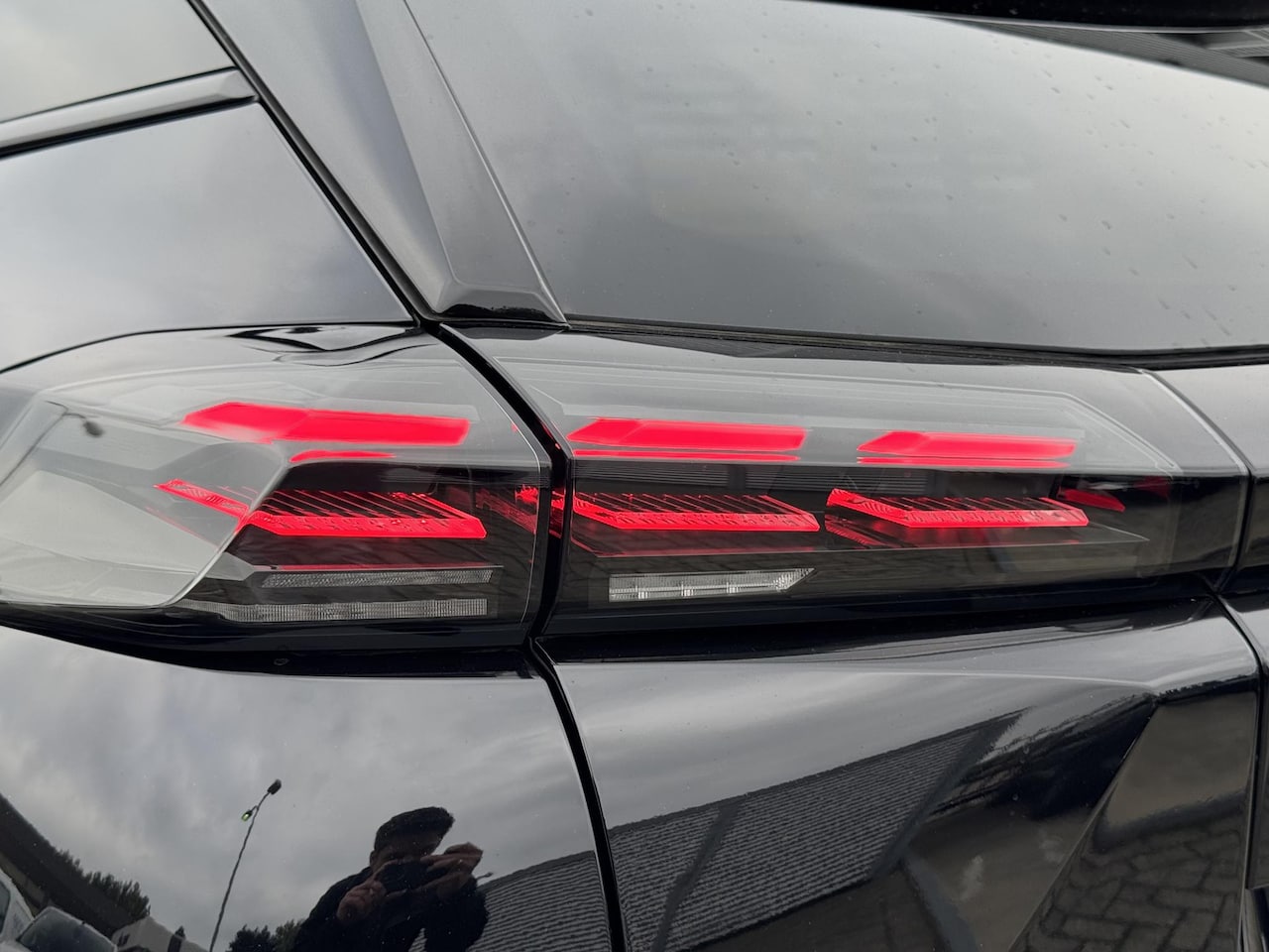 Peugeot 2008 - Allure 1.2 Hybrid 110pk e-DCS6 | MEGADEAL | SNEL LEVERBAAR | 2+6 JAAR GARANTIE* | NAVIGATI - AutoWereld.nl