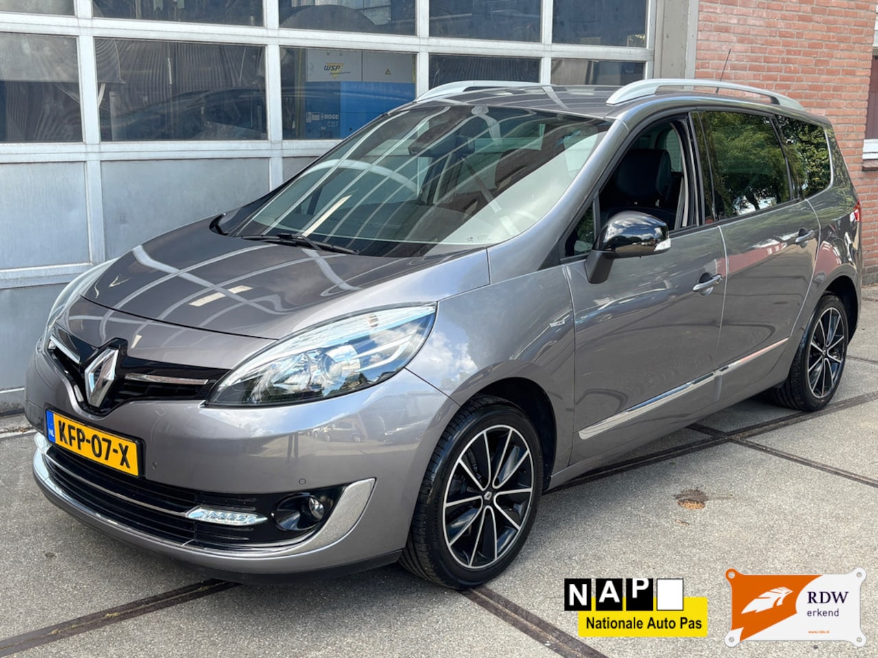 Renault Grand Scénic - 1.2 TCe BOSE 7 PERS.NAVI,CAMERA,CLIMA,CRUISE,DEALER OND - AutoWereld.nl