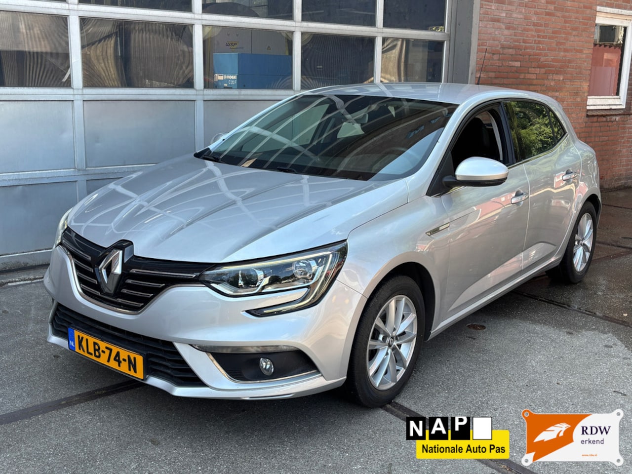 Renault Mégane - 1.2 TCe Life 1.2 TCe Life,130 pk,NAVI,CRUISE,CLIMAT,TREKHAAK - AutoWereld.nl