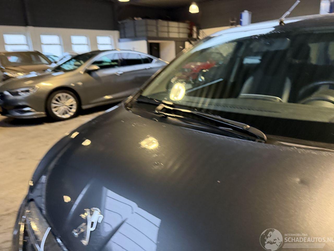 Peugeot 108 - 1.0 e-VTi Active TOP! 1.0 e-VTi Active TOP!