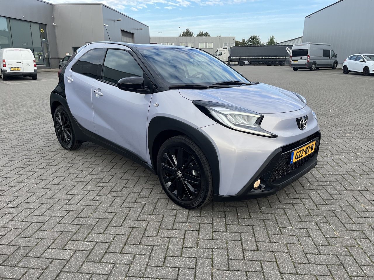Toyota Aygo X - 1.0 VVT-i MT JBL 1.0 VVT-i MT JBL - AutoWereld.nl