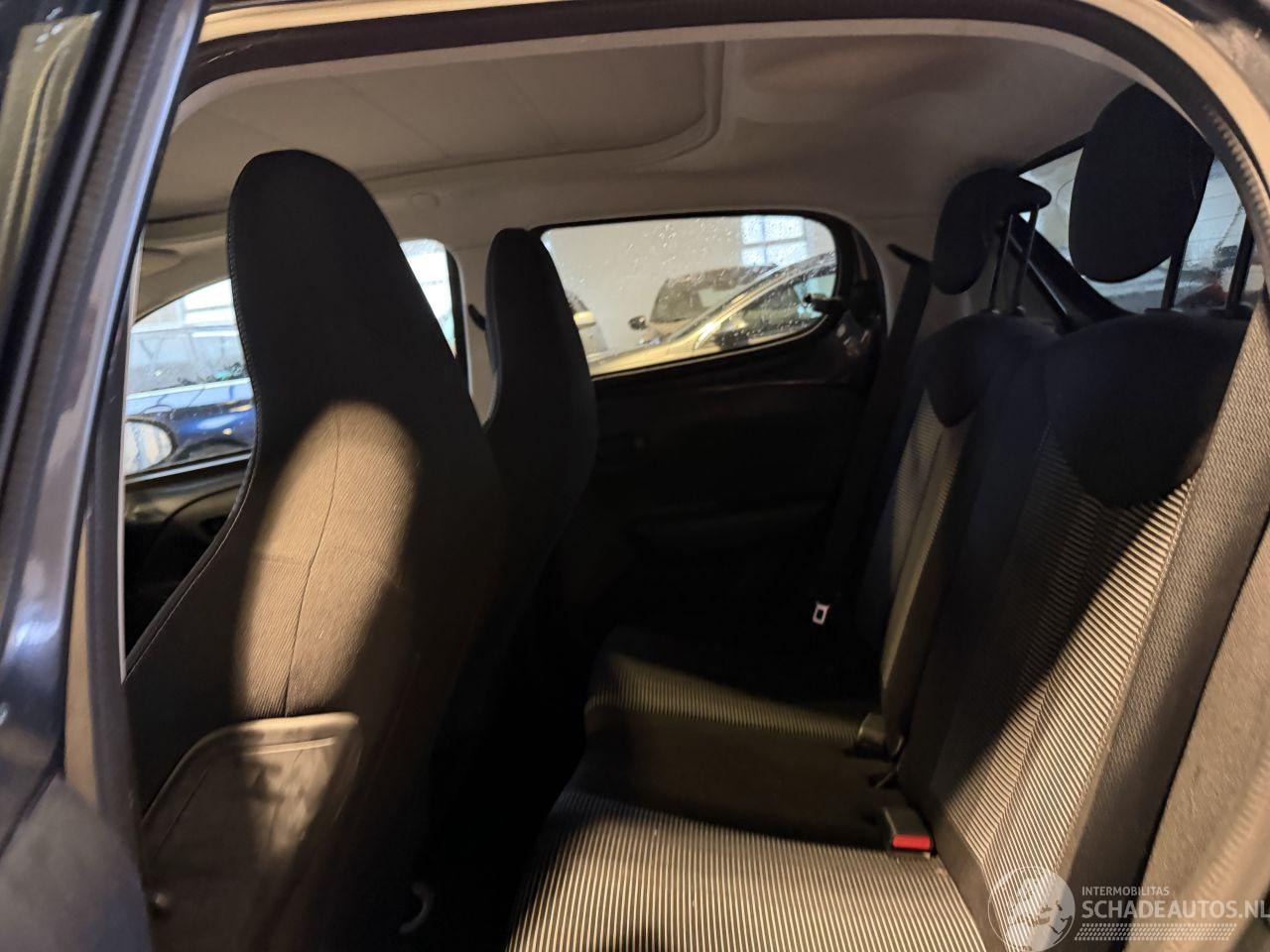 Peugeot 108 - 1.0 e-VTi Active TOP! 1.0 e-VTi Active TOP!