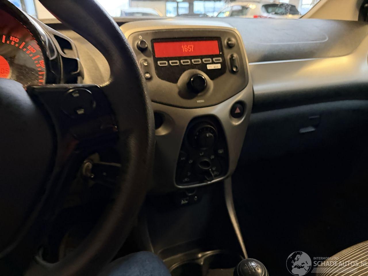 Peugeot 108 - 1.0 e-VTi Active TOP! 1.0 e-VTi Active TOP!