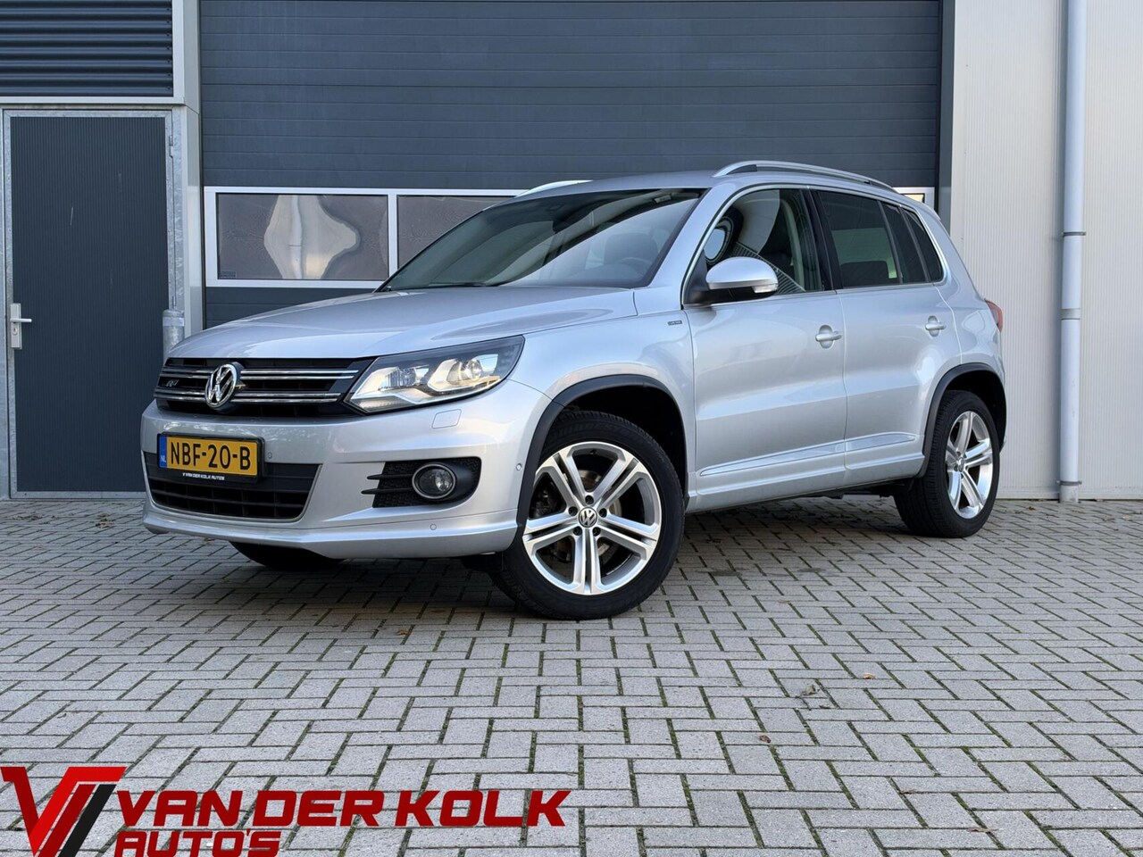 Volkswagen Tiguan - 1.4 TSI R-Line Edition | Xenon | Climate | Stoelverwarming | Sensoren - AutoWereld.nl