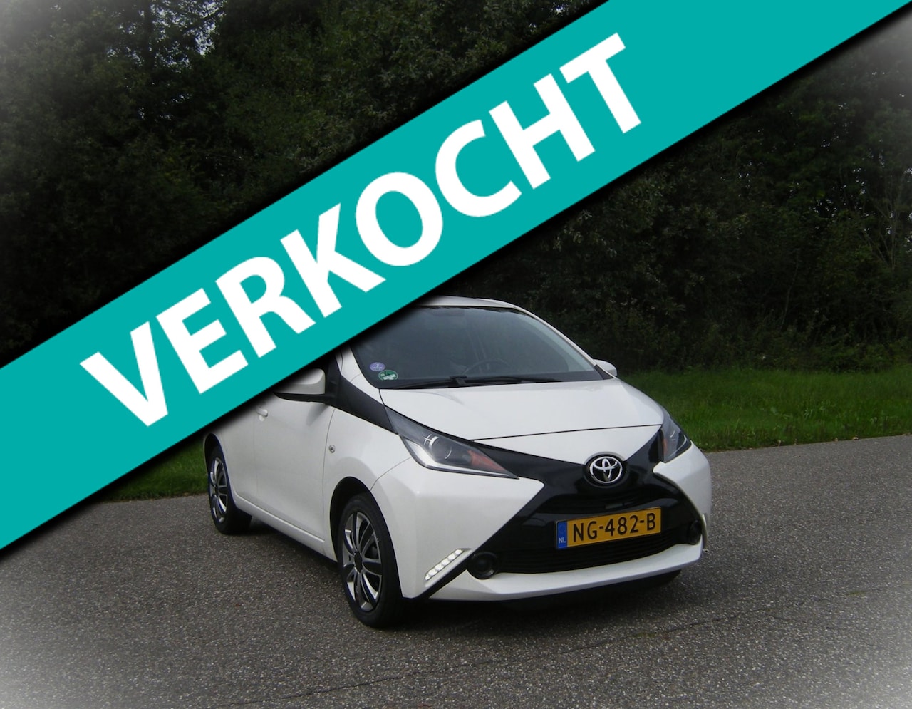 Toyota Aygo - 1.0 VVT-i x-play . 5 Deurs . Airco . Elec ramen en spiegels . Cruiscontrol . enz - AutoWereld.nl