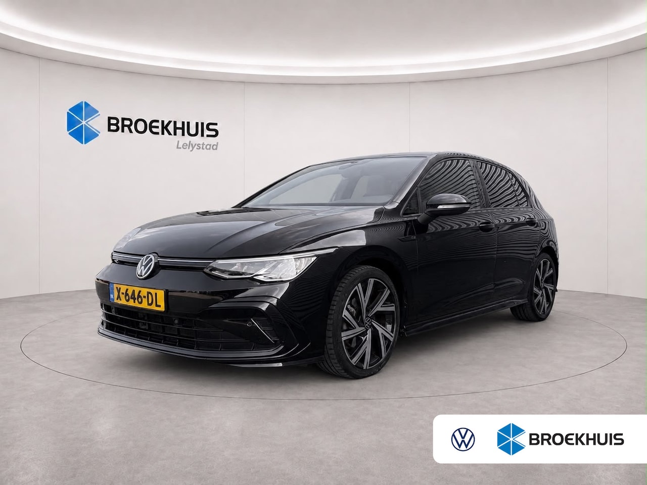 Volkswagen Golf - 1.5 eTSI 150PK R-LINE BUSINESS AUTOMAAT NAVI / LEDER / CLIMA / FULL-LED / 18" LMV / WINTER - AutoWereld.nl