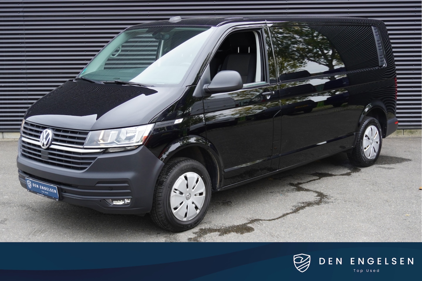 Volkswagen Transporter - 150pk L2H1 Apple carplay ACC Cruise control Parkeersensoren Standkachel Stoelverwarming - AutoWereld.nl