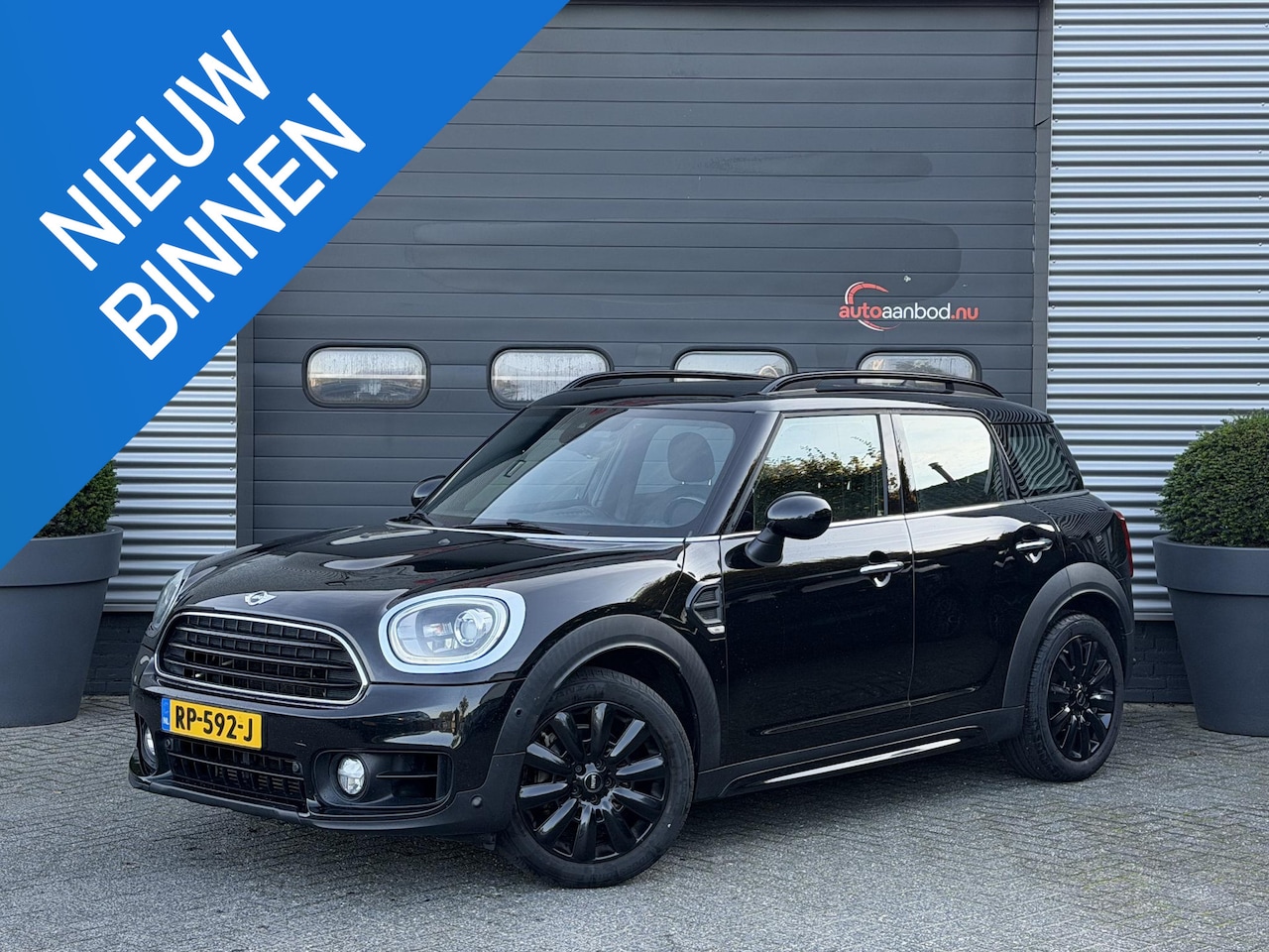 MINI Countryman - 1.5 Cooper Pepper | Navigatie | Parkeersensoren | Lichtmetalen Velgen | Handel/Export| - AutoWereld.nl