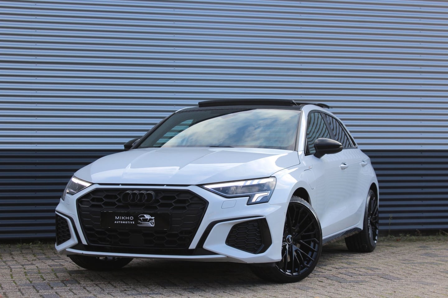 Audi A3 Sportback - 45 TFSI e 3x S-Line Competition | Panoramadak | B&O | Sfeerverlichting | Camera | Black op - AutoWereld.nl