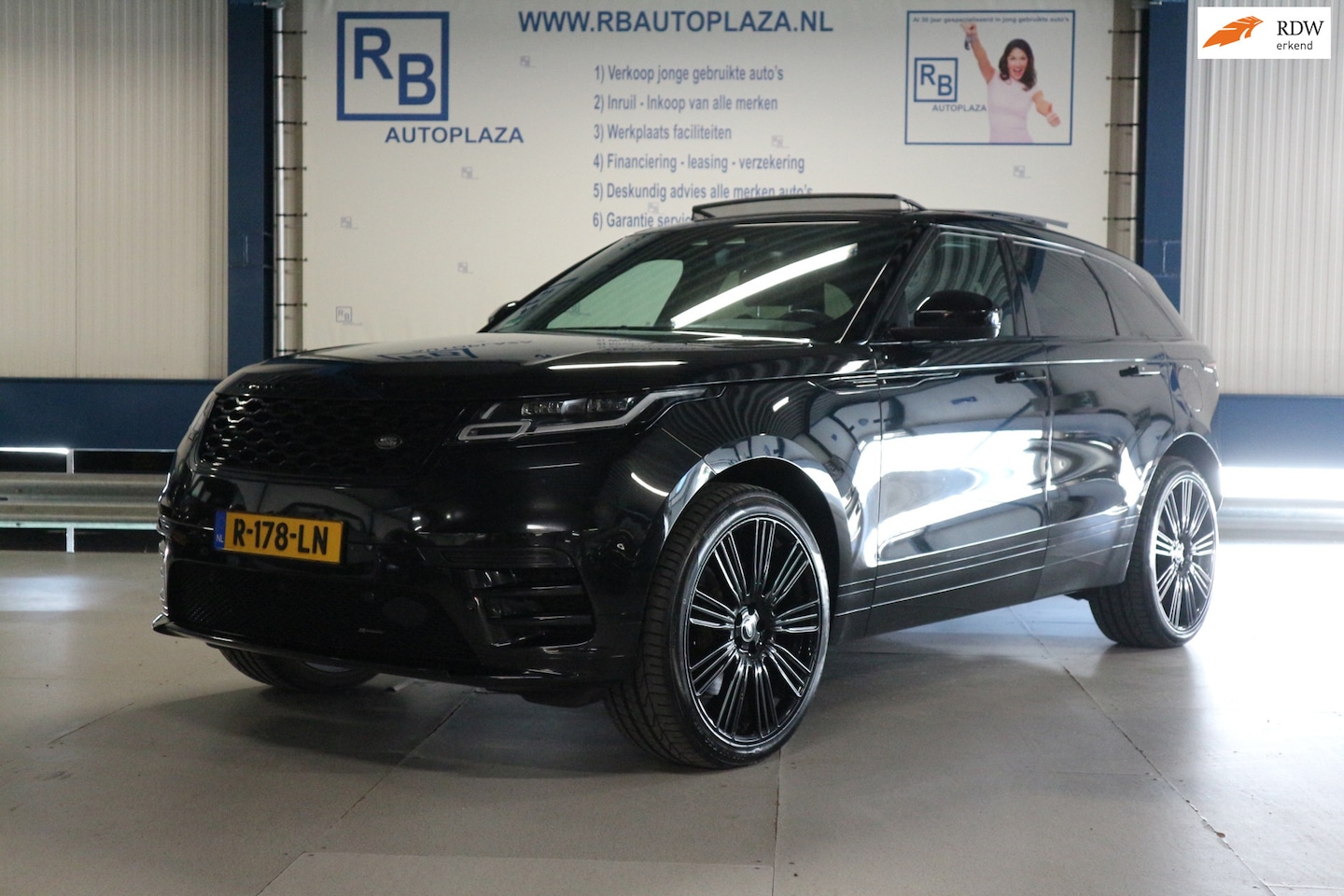 Land Rover Range Rover Velar - 2.0 P400e R-Dynamic S / 12 MAANDEN GARANTIE ! ! ! - AutoWereld.nl