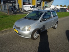 Toyota Yaris - 1.3-16V VVT-i Luna