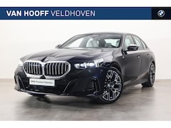 BMW 5-serie - 520i M Sport Automaat / Panoramadak / Bowers & Wilkins / Adaptieve LED / Comfort Access /