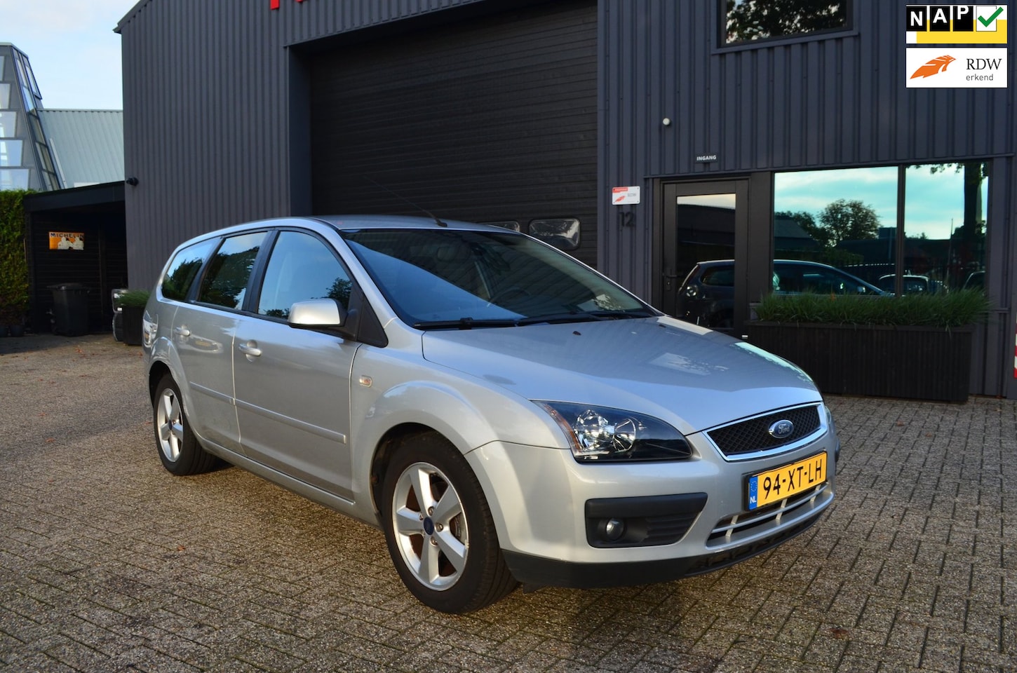 Ford Focus Wagon - 1.6-16V Futura | Stoelverwarming | Elek pakket - AutoWereld.nl