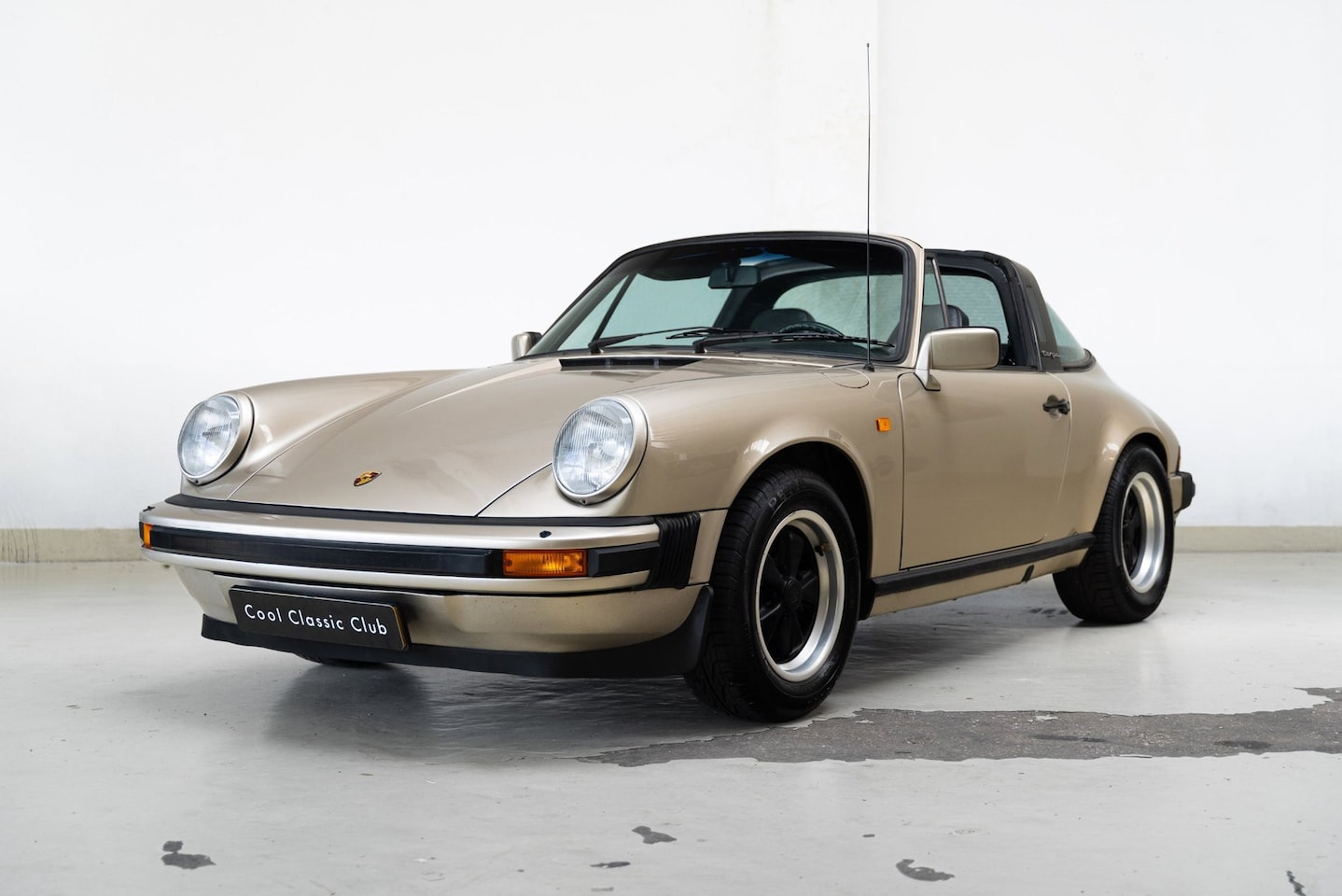 Porsche 911 Cabrio - 3.0 SC Targa - Good Service History - Platinum Metallic - - AutoWereld.nl