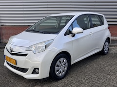 Toyota Verso S - 1.3 VVT-i Aspiration | 1e Eigenaar | Dealer onderhouden | Camera | Navigatie |