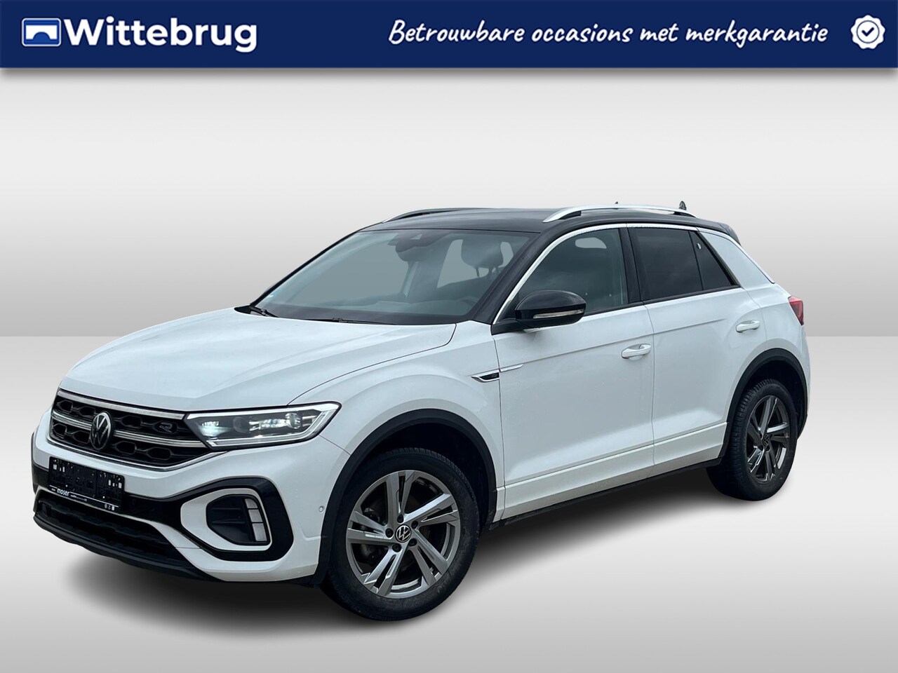 Volkswagen T-Roc - 1.0 TSI R-Line Business / CAMERA / 17"LMV / NAVI / APP.Connect / Zwart Dak - AutoWereld.nl