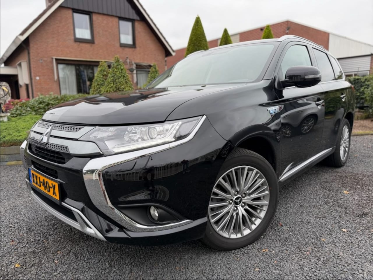 Mitsubishi Outlander - 2.4 PHEV PURE+ 4WD Dealeronderhouden slechts 38DKM Apple/Android carplay - AutoWereld.nl