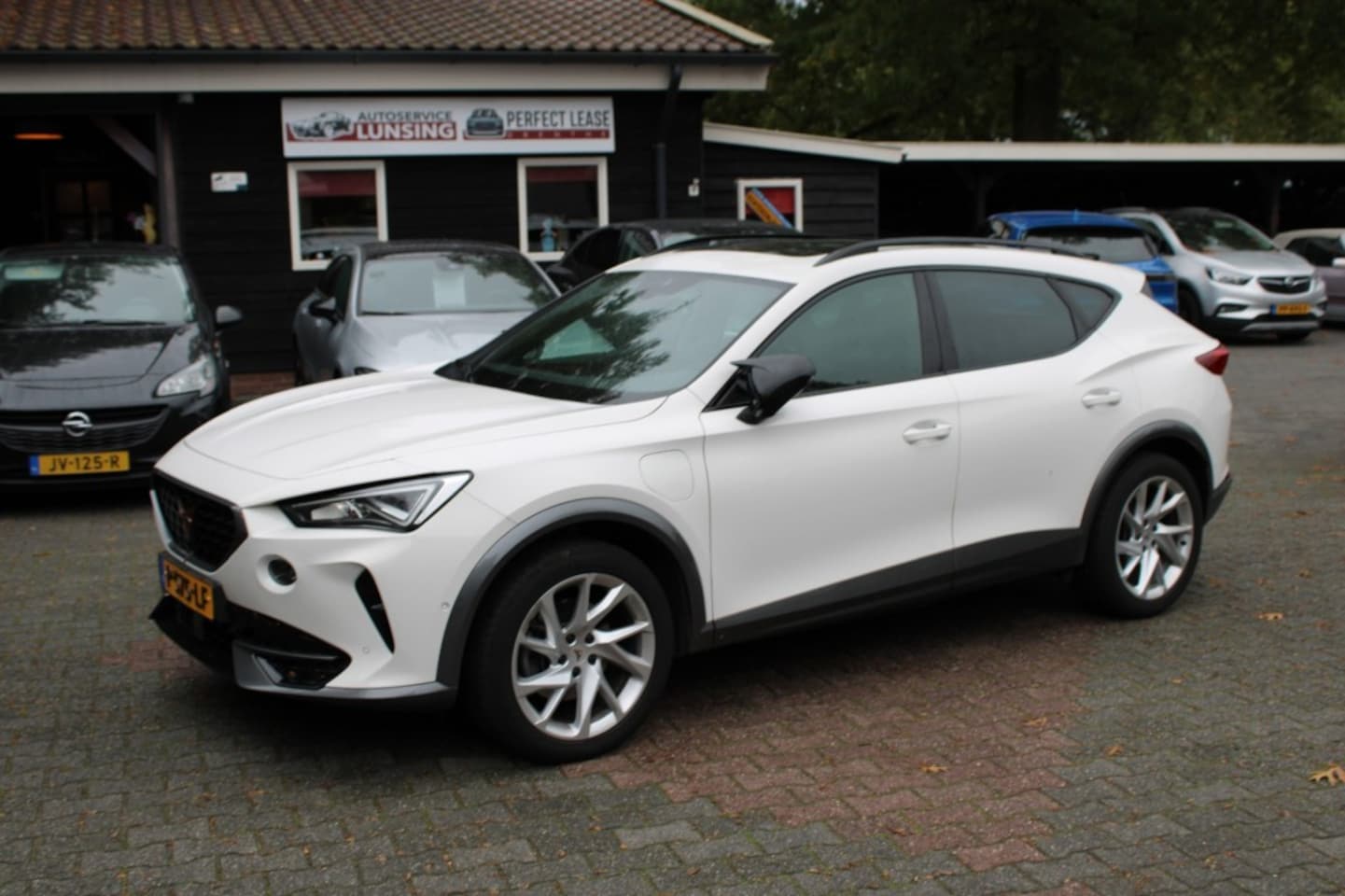 CUPRA Formentor - 1.4 E-HYBRID ADRENALINE - Leer memoryseats Pano - AutoWereld.nl