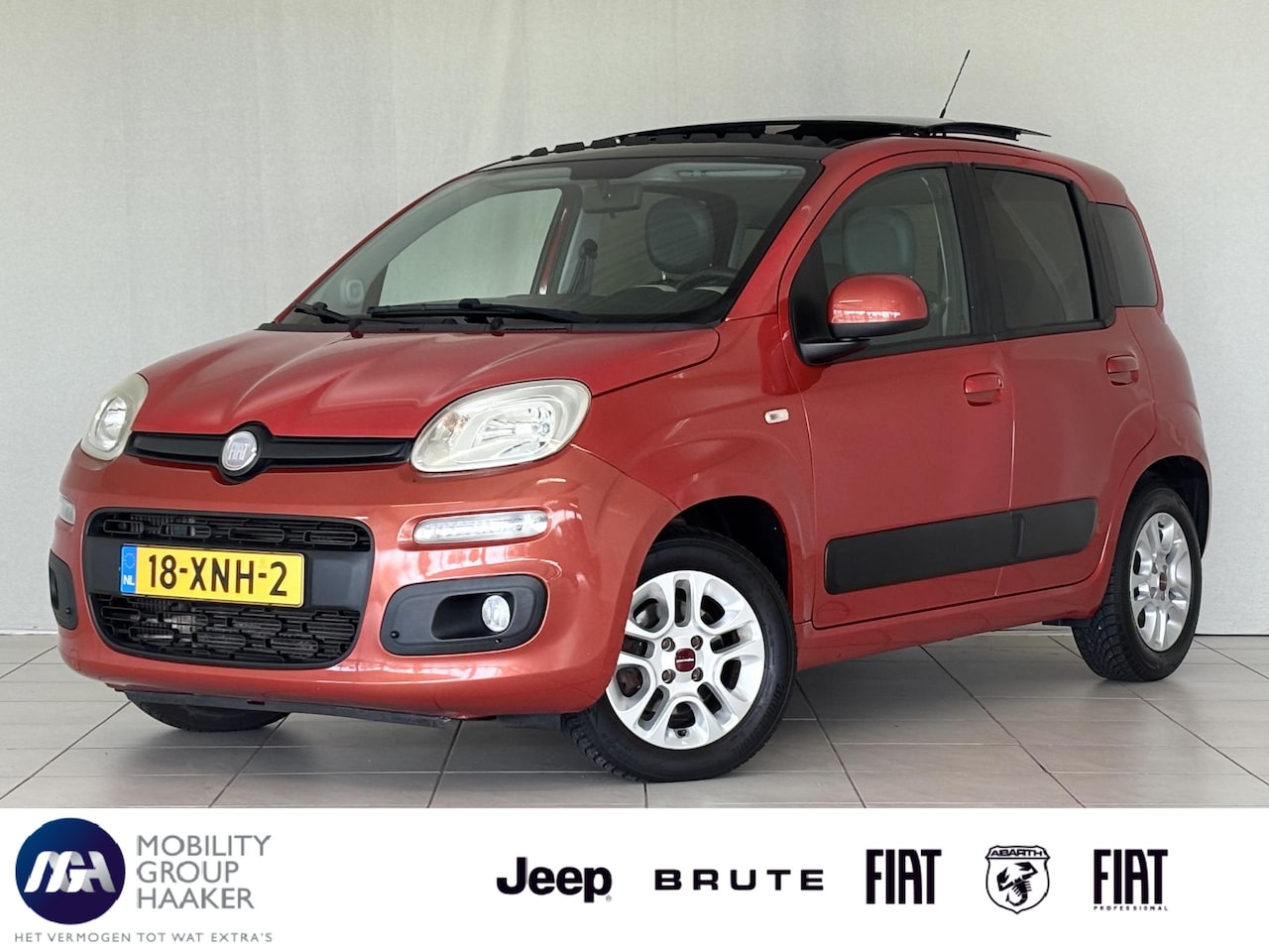 Fiat Panda - 0.9 TwinAir Lounge | Panoramadak | Airco | Sensoren - AutoWereld.nl