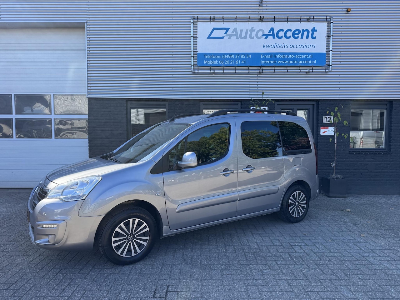 Peugeot Partner Tepee - 1.2 PureTech Active Airco/Trekhaak-afn./106dkm... - AutoWereld.nl