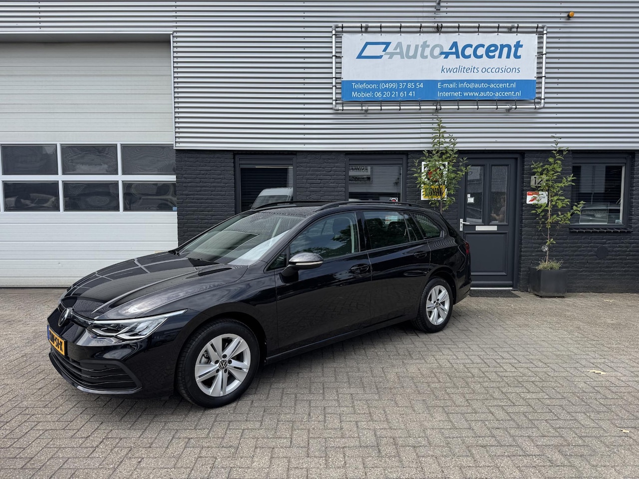Volkswagen Golf Variant - 1.0 eTSI Life Business 1.0 eTSI Life Business - AutoWereld.nl