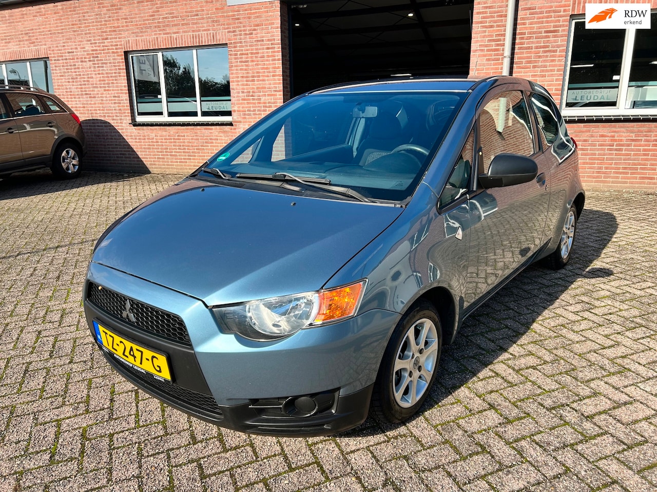 Mitsubishi Colt - 1.1 Inbusiness // APK 26-8-2027 // Airco - AutoWereld.nl