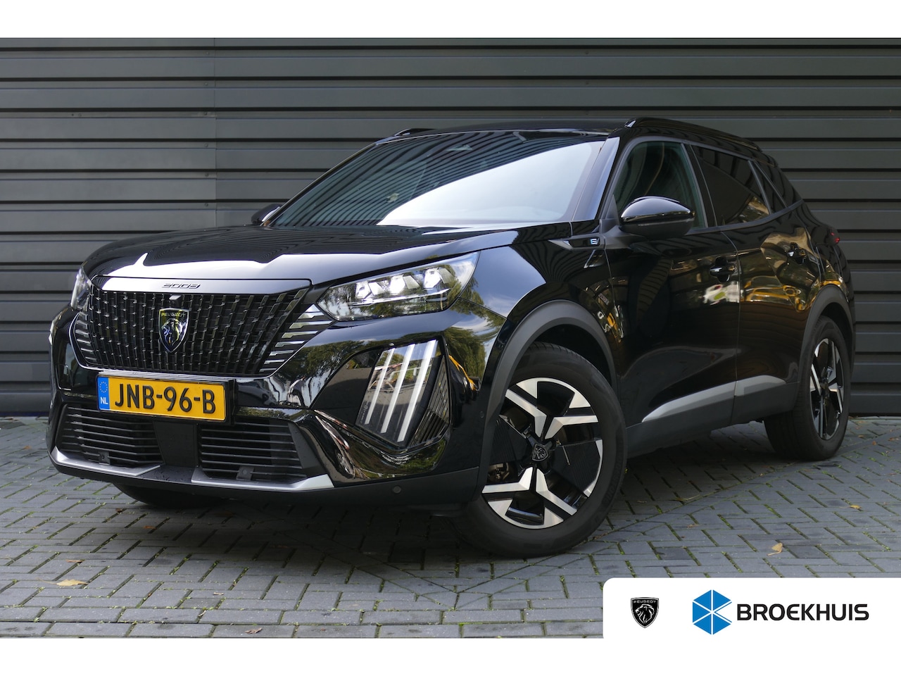 Peugeot e-2008 - EV GT Avantage 54 kWh / CAMERA V+A / ALCANTARA / SOH 99% / KEYLESS / 17"LMV / MASSAGESTOEL - AutoWereld.nl