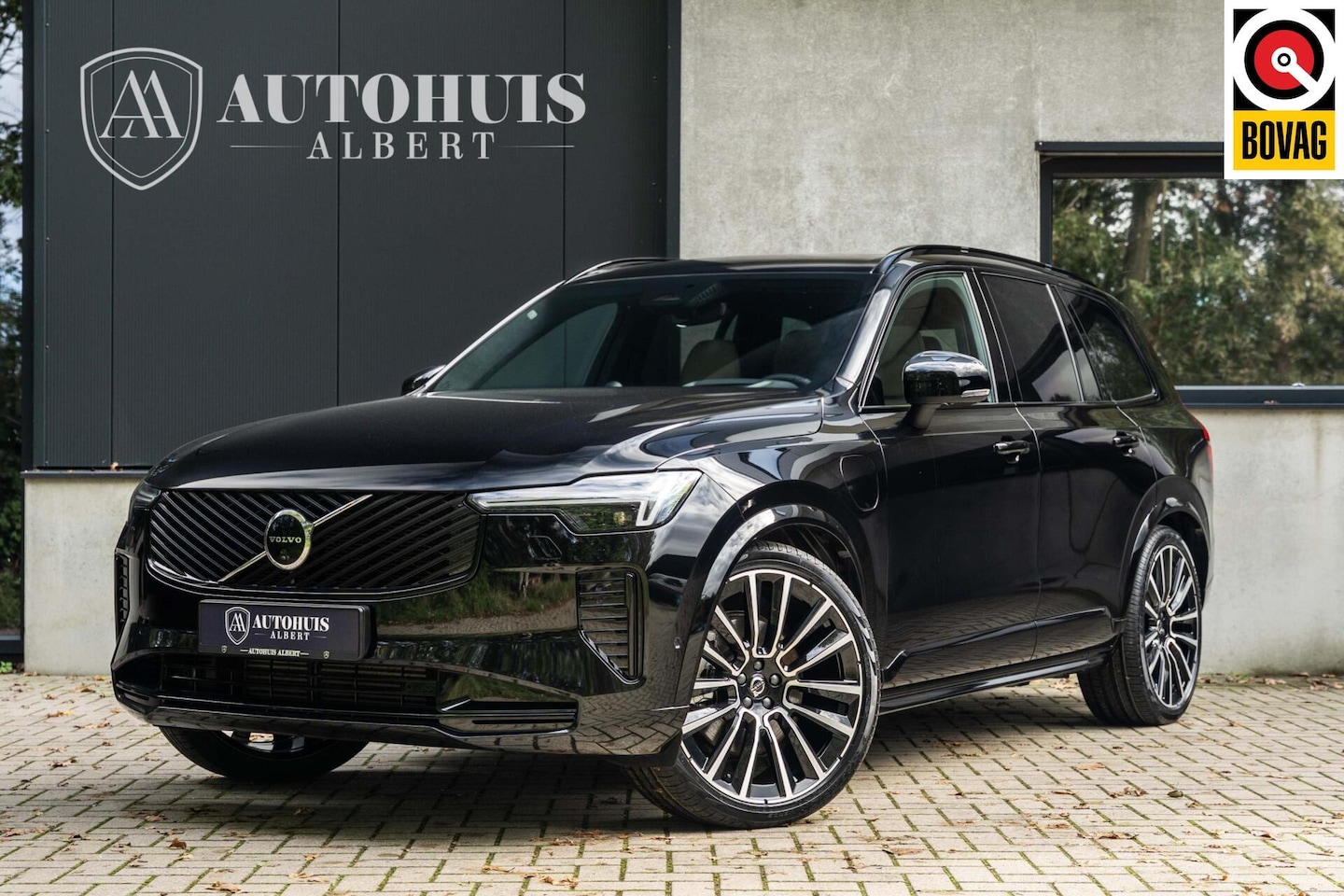 Volvo XC90 - T8 Ultra Dark B&W Pano Lucht Trekhaak Massage 22' - AutoWereld.nl