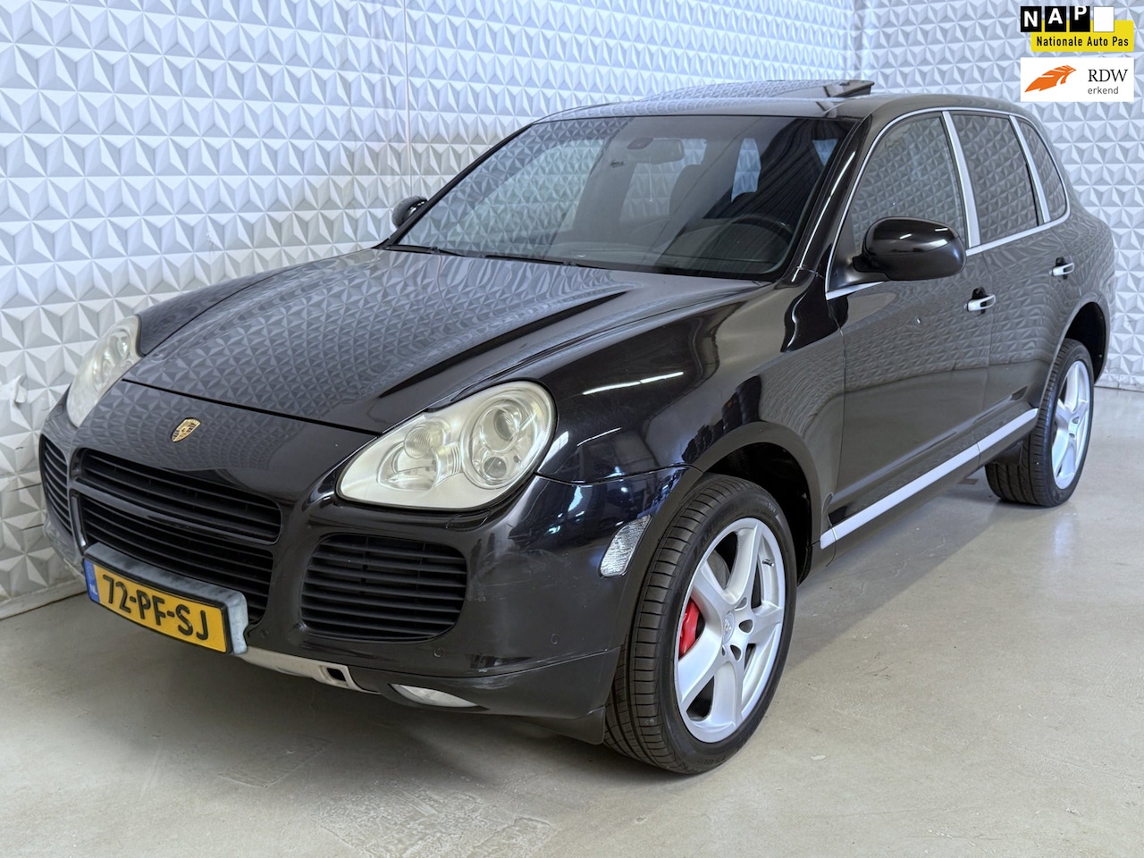Porsche Cayenne - 4.5 Turbo / TIKT EN LOOPT NIET GOED! (2004) - AutoWereld.nl