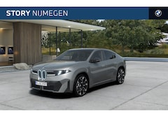 BMW X4 - iX4 40 xDrive M Sport / Trekhaak / Panoramadak / 3D Head-Up / Harman Kardon / Stoelverwarm