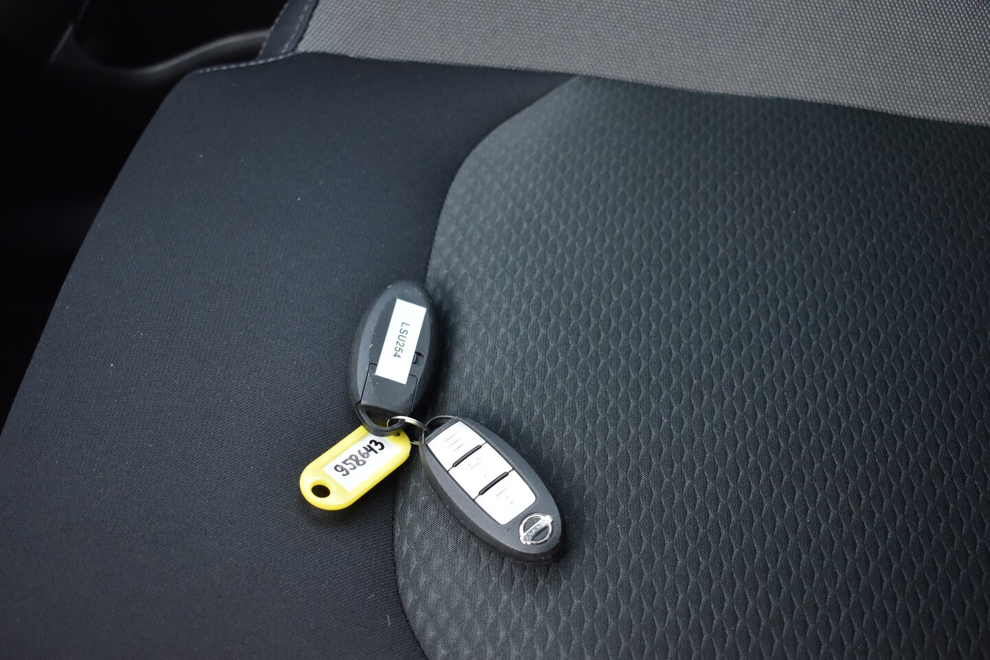Nissan Qashqai - 1.3 DIG-T Acenta Automaat - AutoWereld.nl