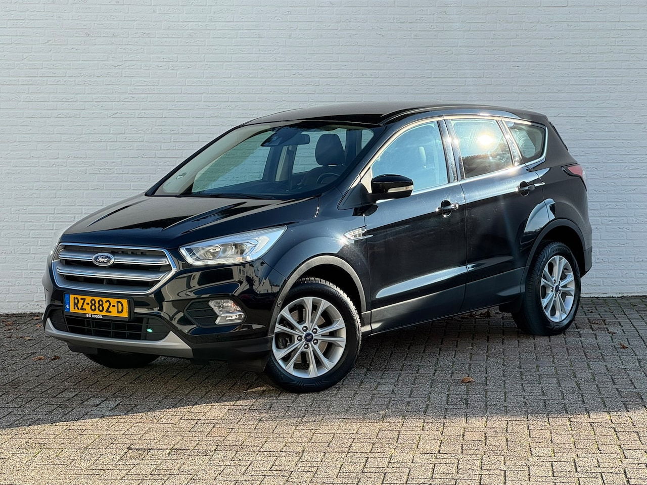 Ford Kuga - 1.5 TDCi Titanium Carplay Camera Keyless Navigatie Cruise Lane assist Blind spot - AutoWereld.nl