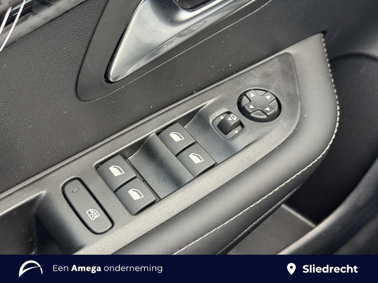 Peugeot 208 - Allure Hybrid 110pk e-DCS6 | MEGADEAL | SNEL LEVERBAAR | 2+6 JAAR GARANTIE* | VISION PACK - AutoWereld.nl