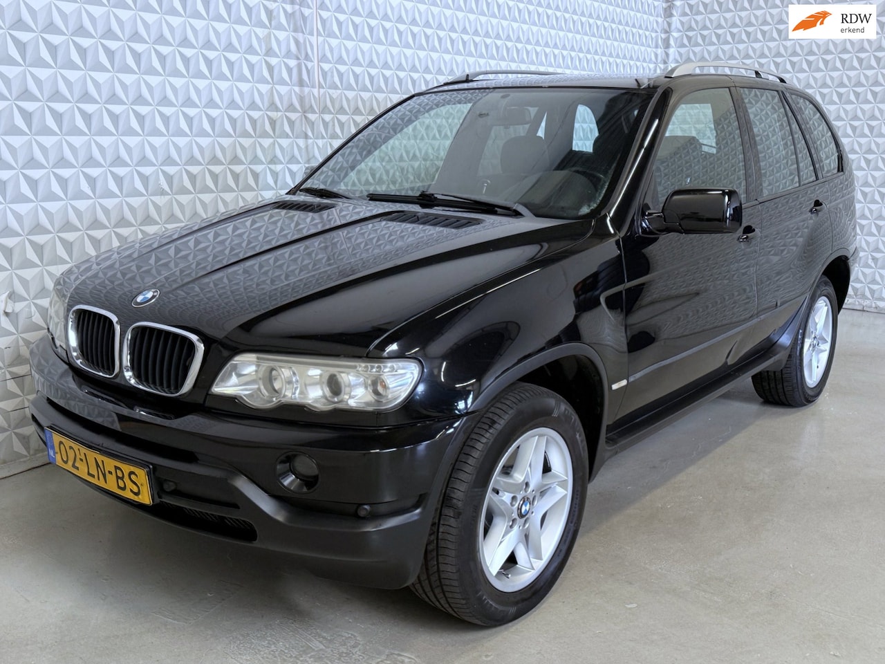 BMW X5 - 3.0i Executive MET WAT WERK! * € EURO-KNALLER € * (2001) - AutoWereld.nl