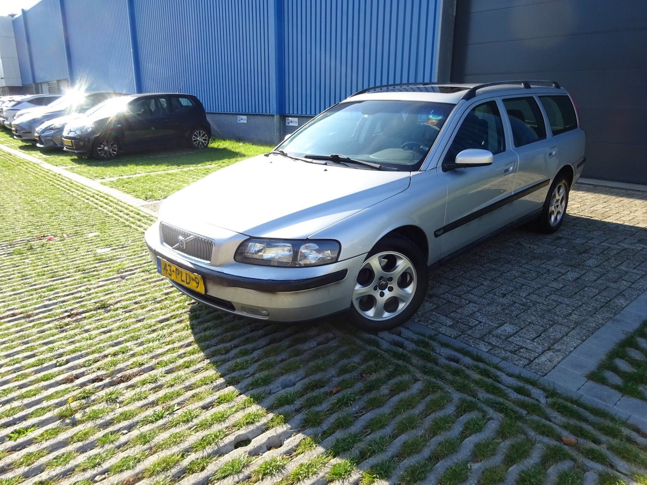 Volvo V70 - 2.4 CNG Summum MET JAAR APK AIRCO WERKT AUTOMAAT - AutoWereld.nl