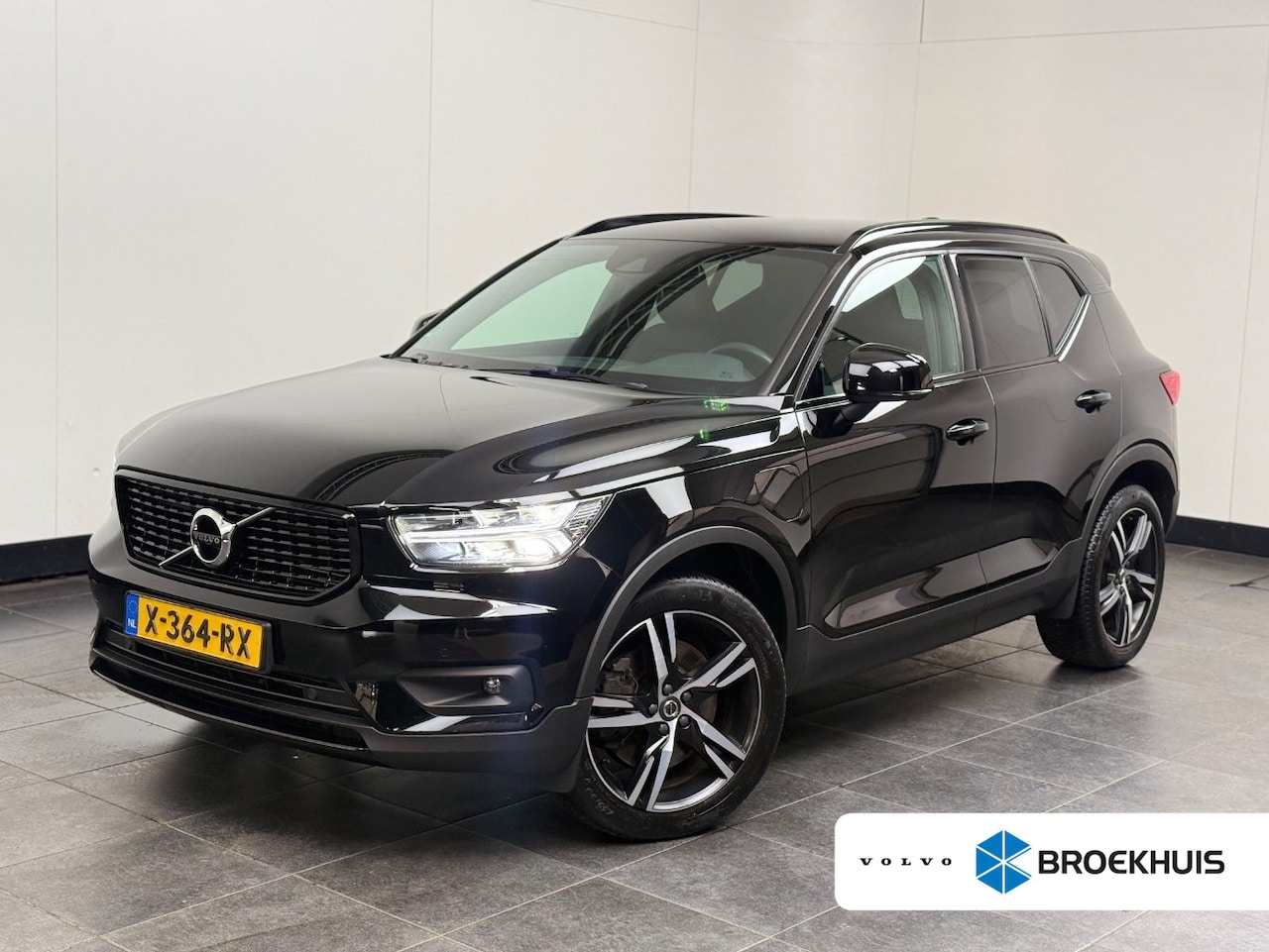 Volvo XC40 - 1.5 T5 Recharge R-Design | Trekhaak | Stoel & stuurverwarming | Leder | Camera | - AutoWereld.nl