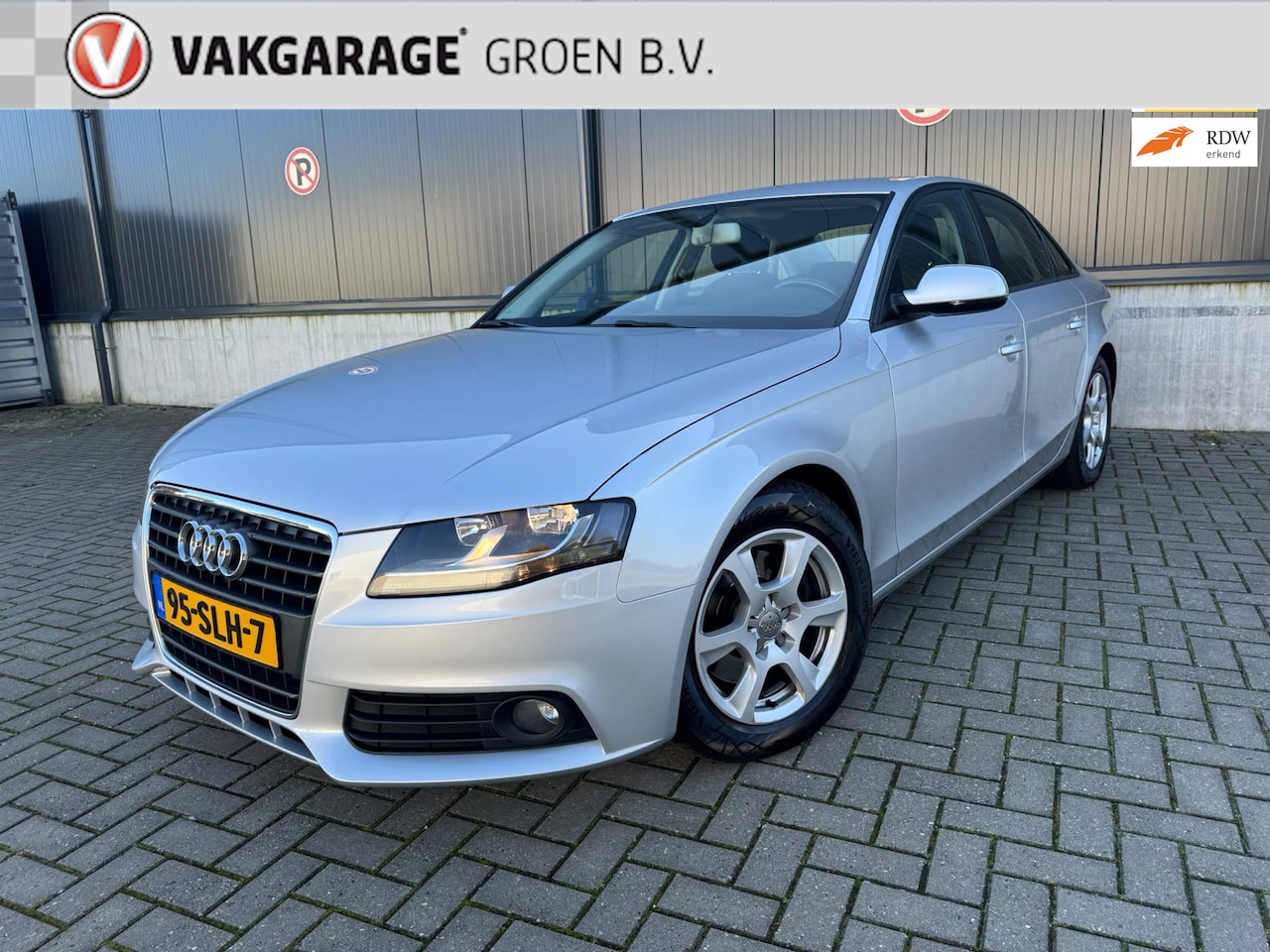 Audi A4 Limousine - 2.0 TDIe Business Edition / navi / clima / cruise / trekhaak ! - AutoWereld.nl
